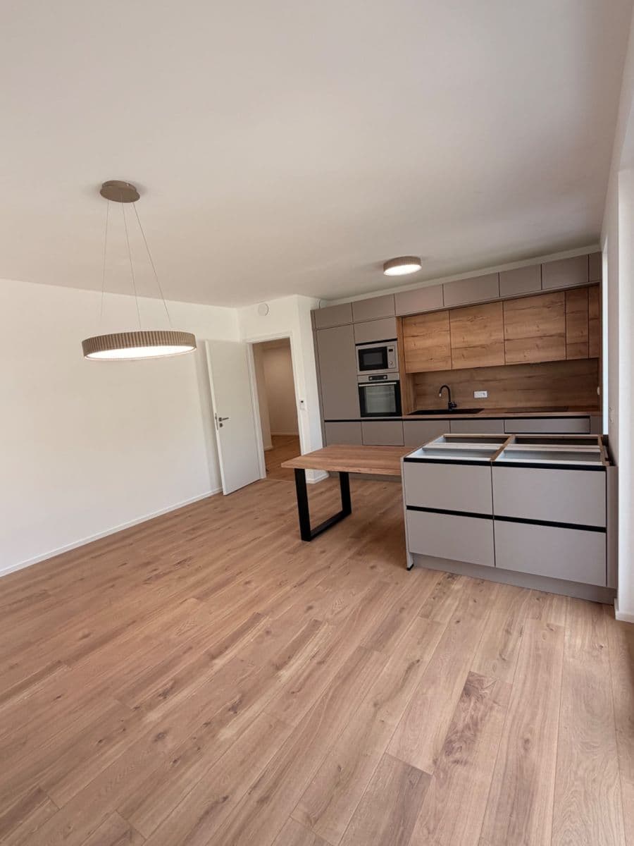 Pronájem bytu 2+kk 62 m², V. Kratochvíla, Kladno, Středočeský kraj Pronájem bytu 2+kk 62 m², V. Kratochvíla, Kladno, Středočeský kraj