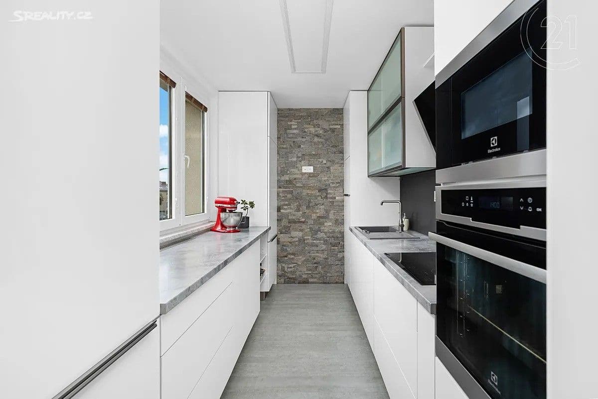 Pronájem bytu 2+1 54 m², Provazníkova, Brno, Jihomoravský kraj Pronájem bytu 2+1 54 m², Provazníkova, Brno, Jihomoravský kraj