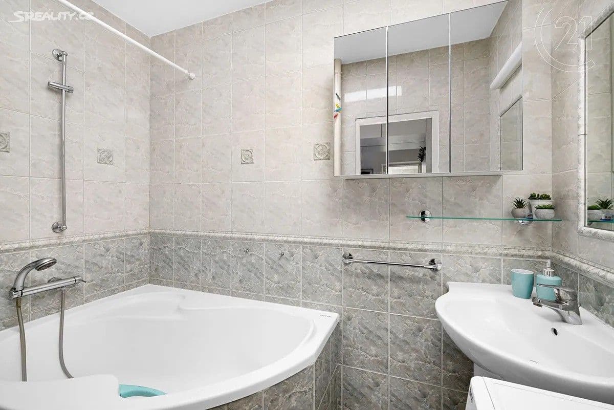 Pronájem bytu 2+1 54 m², Provazníkova, Brno, Jihomoravský kraj Pronájem bytu 2+1 54 m², Provazníkova, Brno, Jihomoravský kraj
