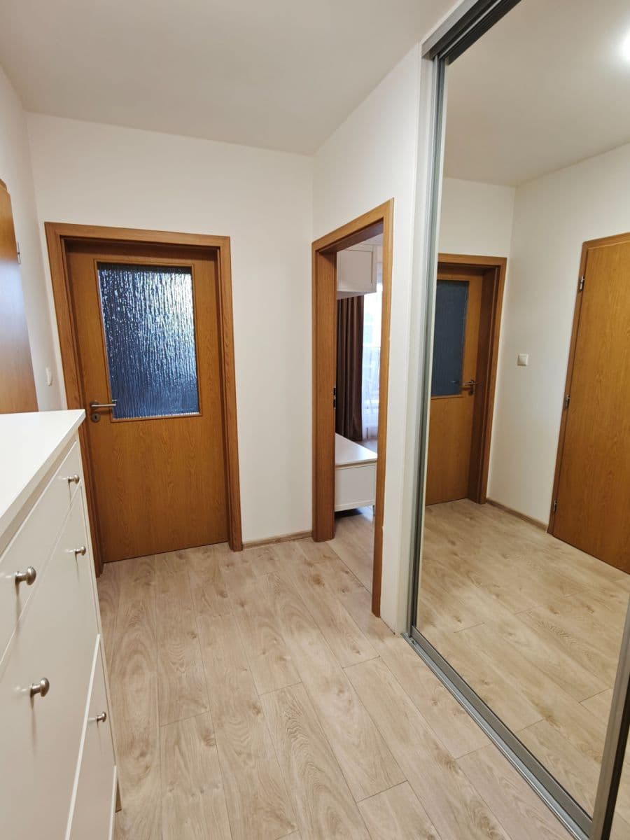 Pronájem bytu 2+kk 44 m², V Honech, Klecany, Středočeský kraj Pronájem bytu 2+kk 44 m², V Honech, Klecany, Středočeský kraj