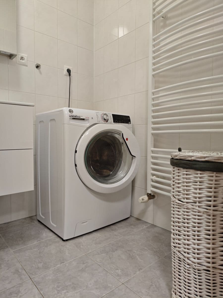 Pronájem bytu 2+kk 44 m², V Honech, Klecany, Středočeský kraj Pronájem bytu 2+kk 44 m², V Honech, Klecany, Středočeský kraj
