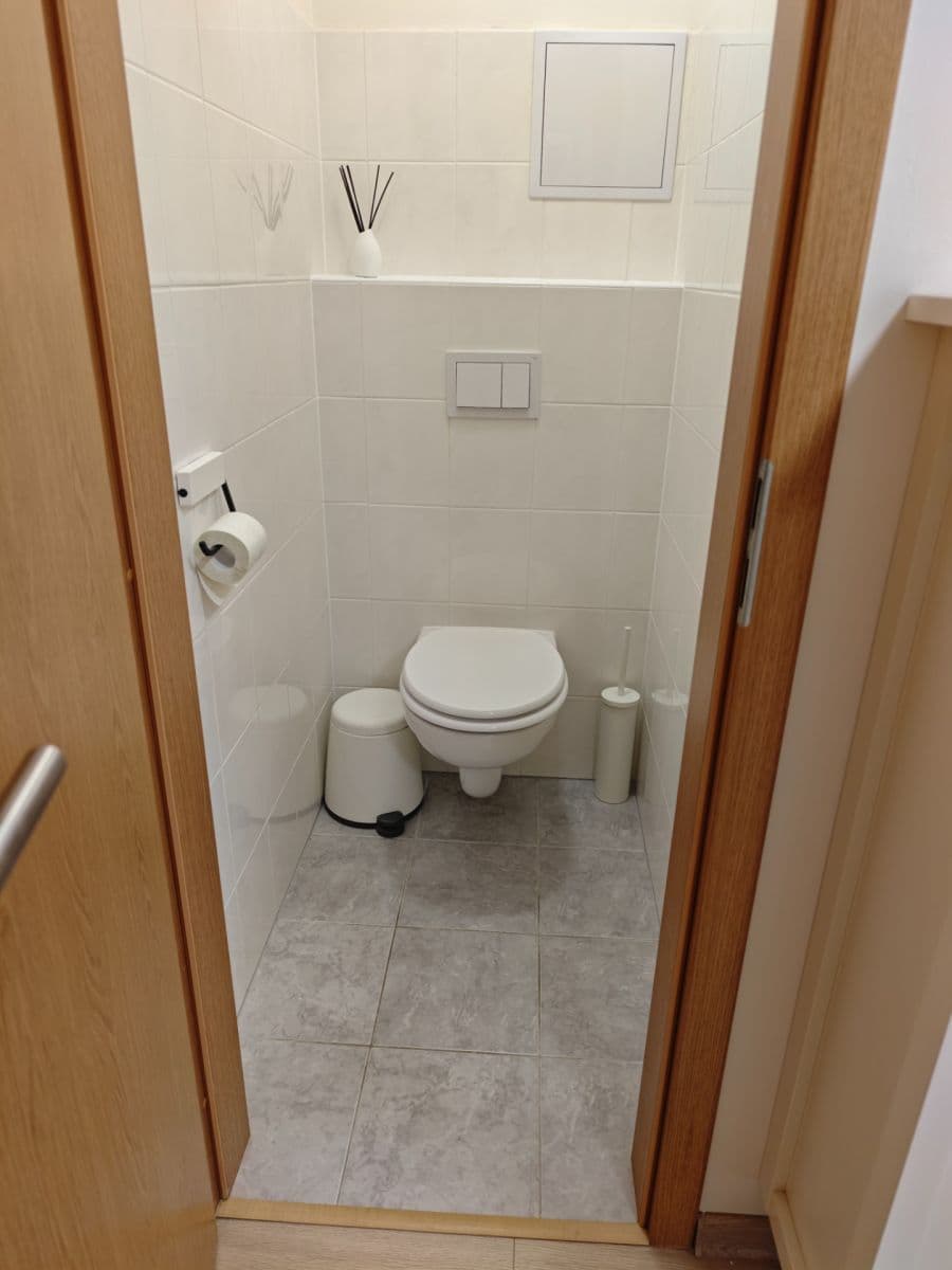 Pronájem bytu 2+kk 44 m², V Honech, Klecany, Středočeský kraj Pronájem bytu 2+kk 44 m², V Honech, Klecany, Středočeský kraj