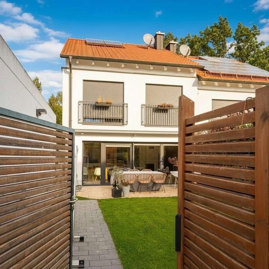 Prodej domu 175 m², pozemek 330 m², Landshut, Bavorsko Prodej domu 175 m², pozemek 330 m², Landshut, Bavorsko