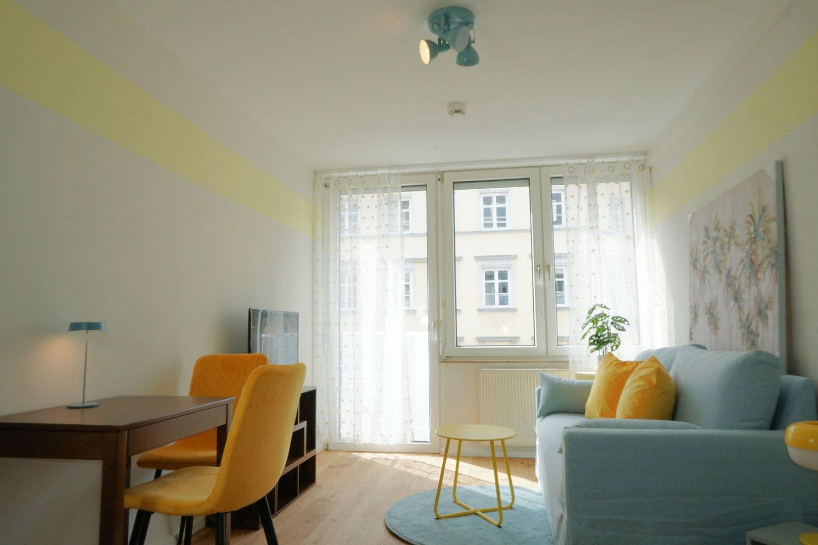 Pronájem bytu 1+1 22 m², Türkenstraße 80, München, Bavorsko Pronájem bytu 1+1 22 m², Türkenstraße 80, München, Bavorsko