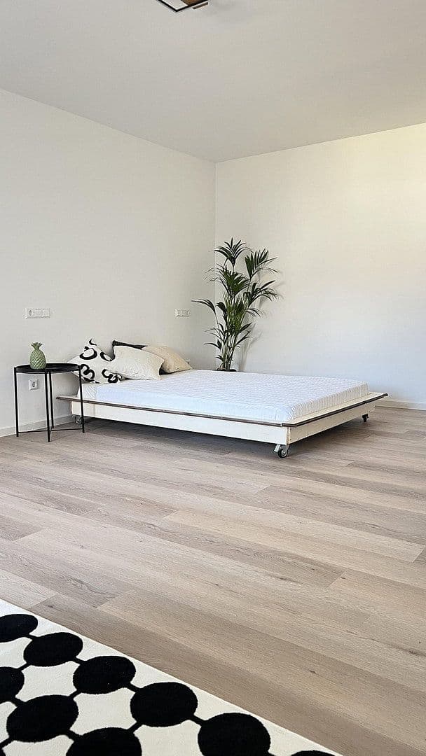 Pronájem bytu 1+1 37 m², Stuttgart, Bádensko-Württembersko Pronájem bytu 1+1 37 m², Stuttgart, Bádensko-Württembersko