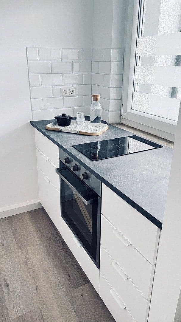 Pronájem bytu 1+1 37 m², Stuttgart, Bádensko-Württembersko Pronájem bytu 1+1 37 m², Stuttgart, Bádensko-Württembersko