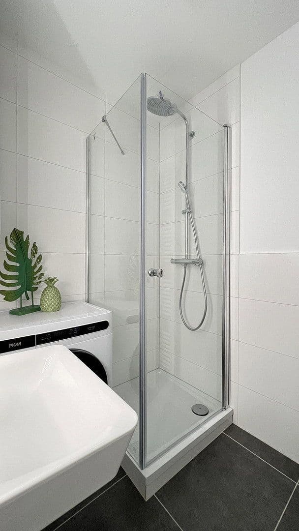 Pronájem bytu 1+1 37 m², Stuttgart, Bádensko-Württembersko Pronájem bytu 1+1 37 m², Stuttgart, Bádensko-Württembersko