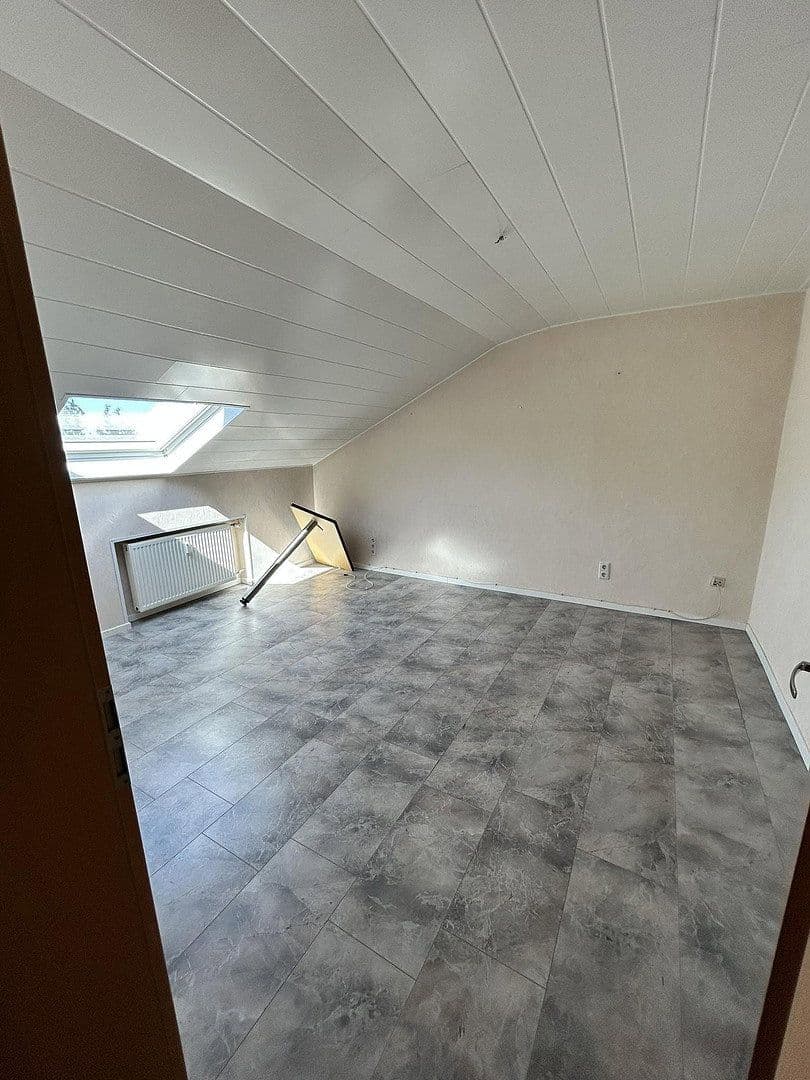 Pronájem bytu 4+1 111 m², Saarbrücken, Země Sársko Pronájem bytu 4+1 111 m², Saarbrücken, Země Sársko