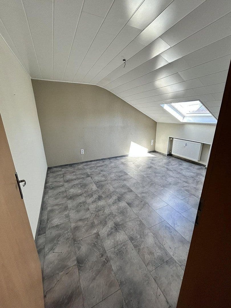 Pronájem bytu 4+1 111 m², Saarbrücken, Země Sársko Pronájem bytu 4+1 111 m², Saarbrücken, Země Sársko