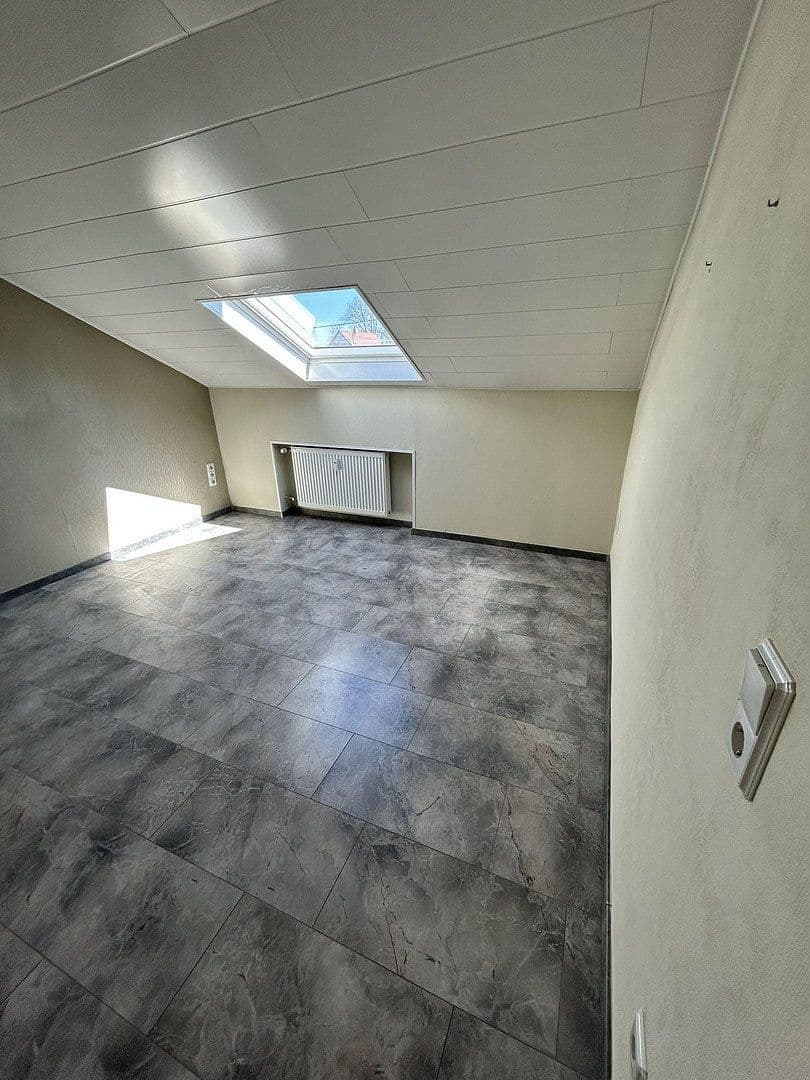 Pronájem bytu 4+1 111 m², Saarbrücken, Země Sársko Pronájem bytu 4+1 111 m², Saarbrücken, Země Sársko