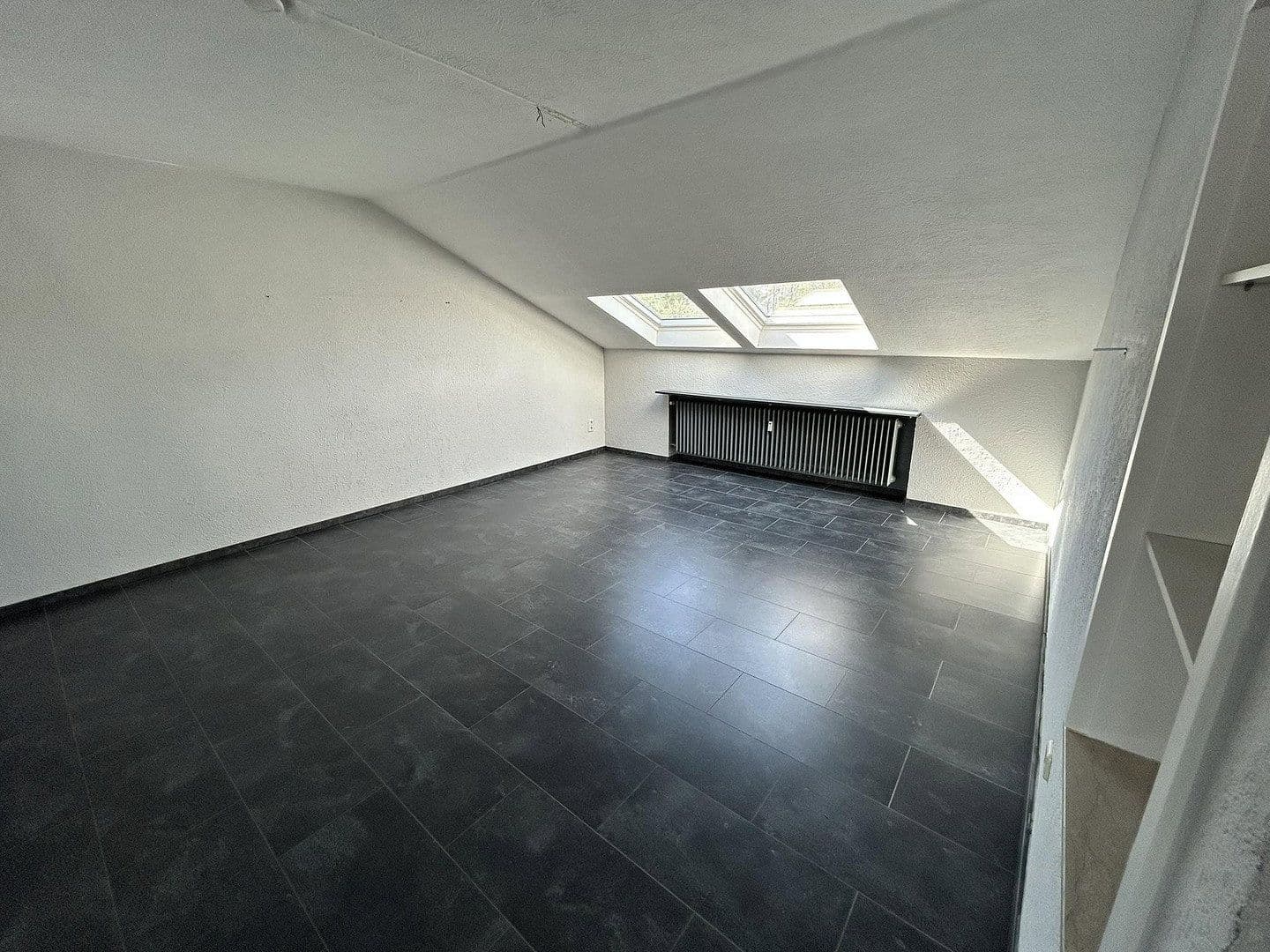 Pronájem bytu 4+1 111 m², Saarbrücken, Země Sársko Pronájem bytu 4+1 111 m², Saarbrücken, Země Sársko