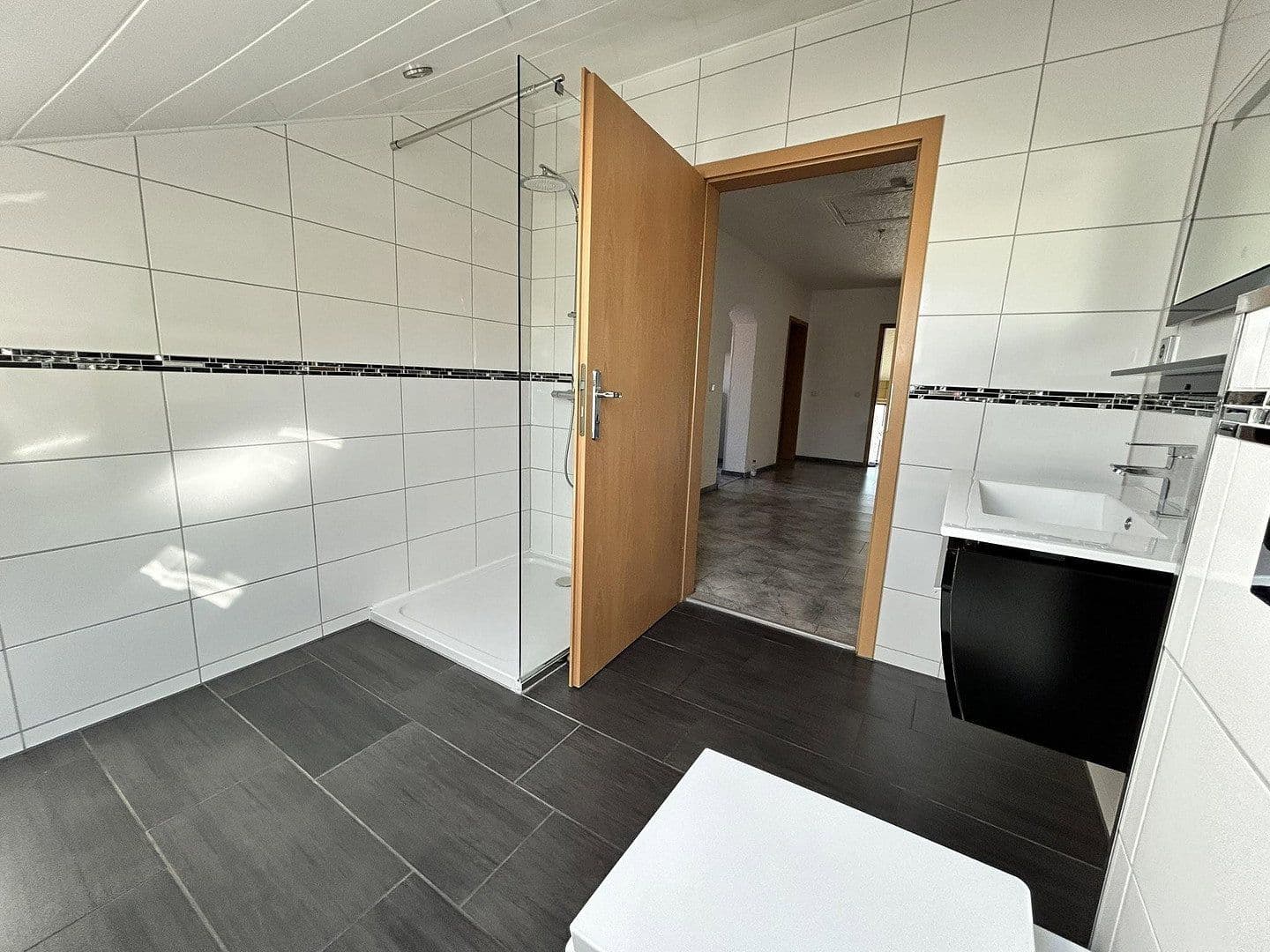 Pronájem bytu 4+1 111 m², Saarbrücken, Země Sársko Pronájem bytu 4+1 111 m², Saarbrücken, Země Sársko