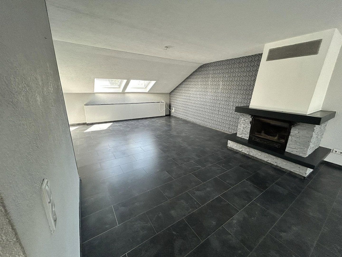 Pronájem bytu 4+1 111 m², Saarbrücken, Země Sársko Pronájem bytu 4+1 111 m², Saarbrücken, Země Sársko