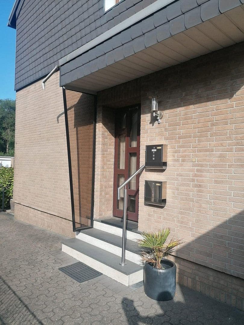 Prodej domu 180 m², pozemek 407 m², Voerde (Niederrhein), Severní Porýní-Vestfálsko Prodej domu 180 m², pozemek 407 m², Voerde (Niederrhein), Severní Porýní-Vestfálsko