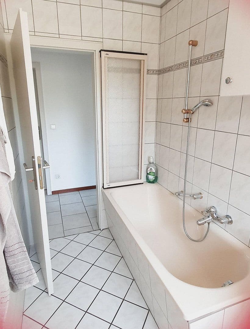 Prodej domu 180 m², pozemek 407 m², Voerde (Niederrhein), Severní Porýní-Vestfálsko Prodej domu 180 m², pozemek 407 m², Voerde (Niederrhein), Severní Porýní-Vestfálsko