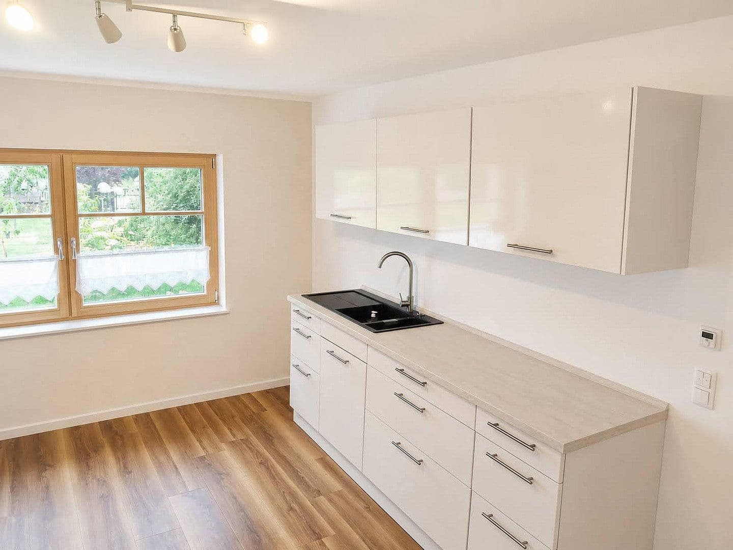 Prodej domu 220 m², pozemek 2.400 m², Am Spreeufer 40, Grünheide (Mark), Braniborsko Prodej domu 220 m², pozemek 2.400 m², Am Spreeufer 40, Grünheide (Mark), Braniborsko