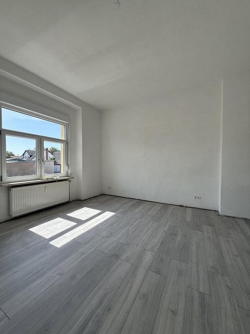 Pronájem bytu 3+1 86 m², Niederroßlaer Str. 28, Apolda, Durynsko Pronájem bytu 3+1 86 m², Niederroßlaer Str. 28, Apolda, Durynsko