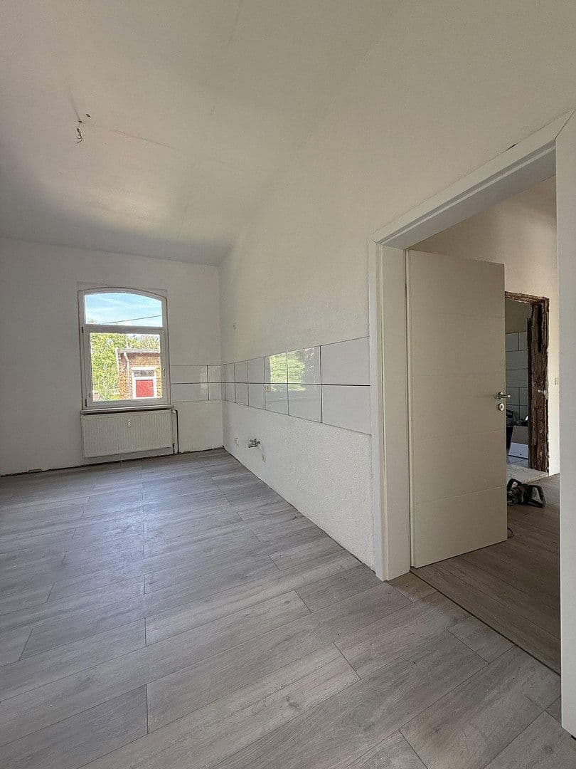 Pronájem bytu 3+1 86 m², Niederroßlaer Str. 28, Apolda, Durynsko Pronájem bytu 3+1 86 m², Niederroßlaer Str. 28, Apolda, Durynsko