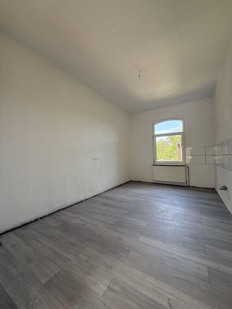 Pronájem bytu 3+1 86 m², Niederroßlaer Str. 28, Apolda, Durynsko Pronájem bytu 3+1 86 m², Niederroßlaer Str. 28, Apolda, Durynsko