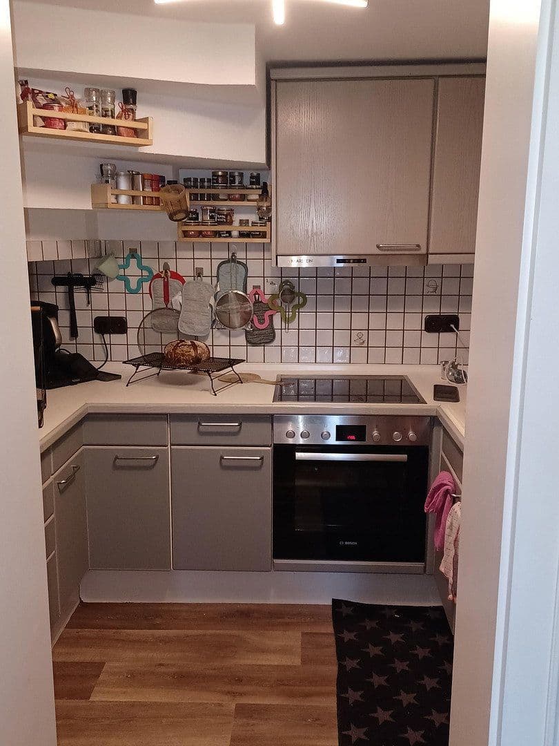 Pronájem bytu 4+1 105 m², Solingen, Severní Porýní-Vestfálsko Pronájem bytu 4+1 105 m², Solingen, Severní Porýní-Vestfálsko
