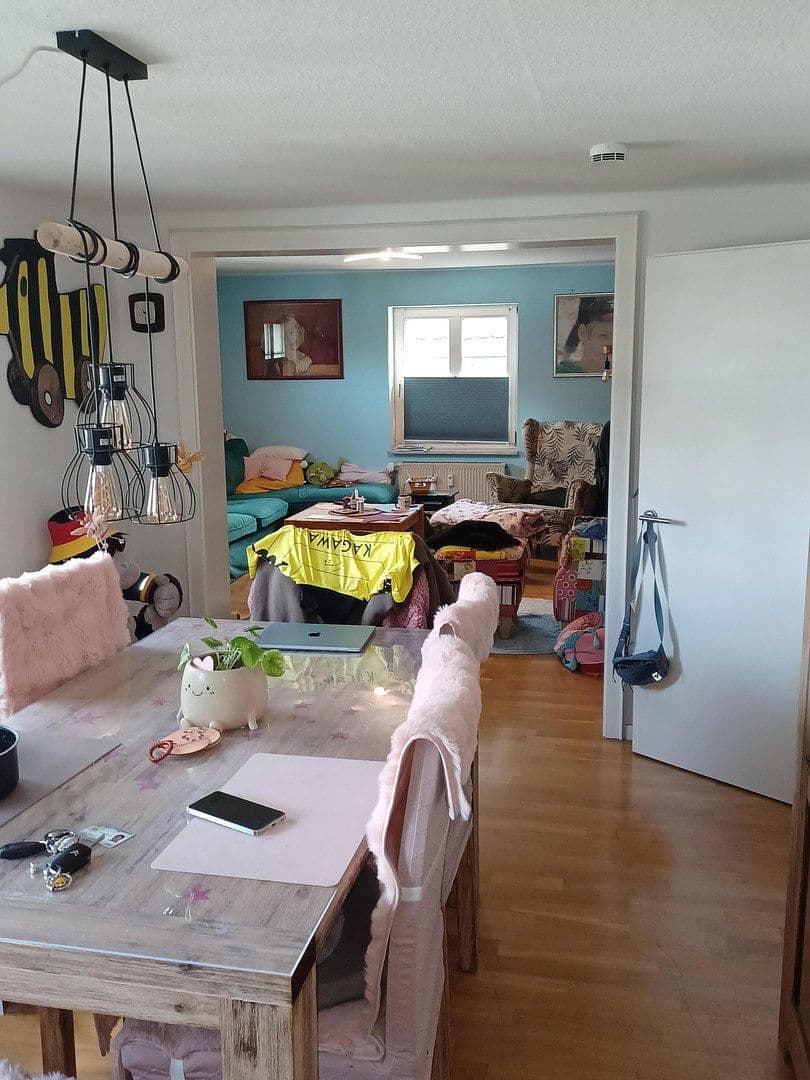 Pronájem bytu 4+1 105 m², Solingen, Severní Porýní-Vestfálsko Pronájem bytu 4+1 105 m², Solingen, Severní Porýní-Vestfálsko