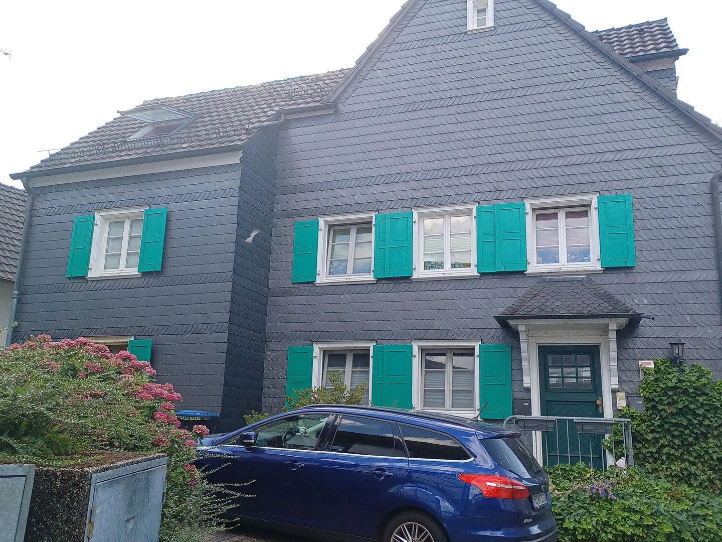 Pronájem bytu 4+1 105 m², Solingen, Severní Porýní-Vestfálsko Pronájem bytu 4+1 105 m², Solingen, Severní Porýní-Vestfálsko