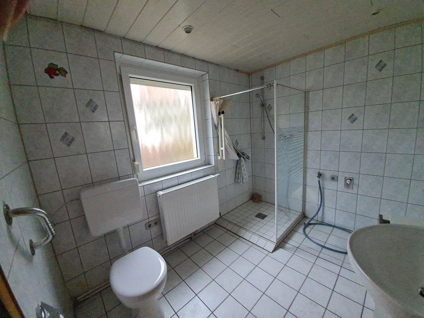 Prodej domu 303 m², pozemek 408 m², Rollshausen, Dolní Sasko Prodej domu 303 m², pozemek 408 m², Rollshausen, Dolní Sasko