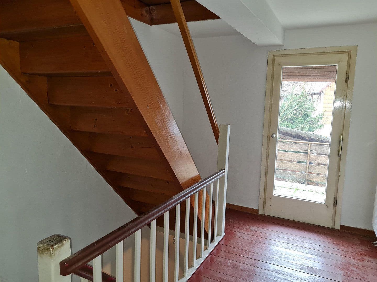 Prodej domu 303 m², pozemek 408 m², Rollshausen, Dolní Sasko Prodej domu 303 m², pozemek 408 m², Rollshausen, Dolní Sasko
