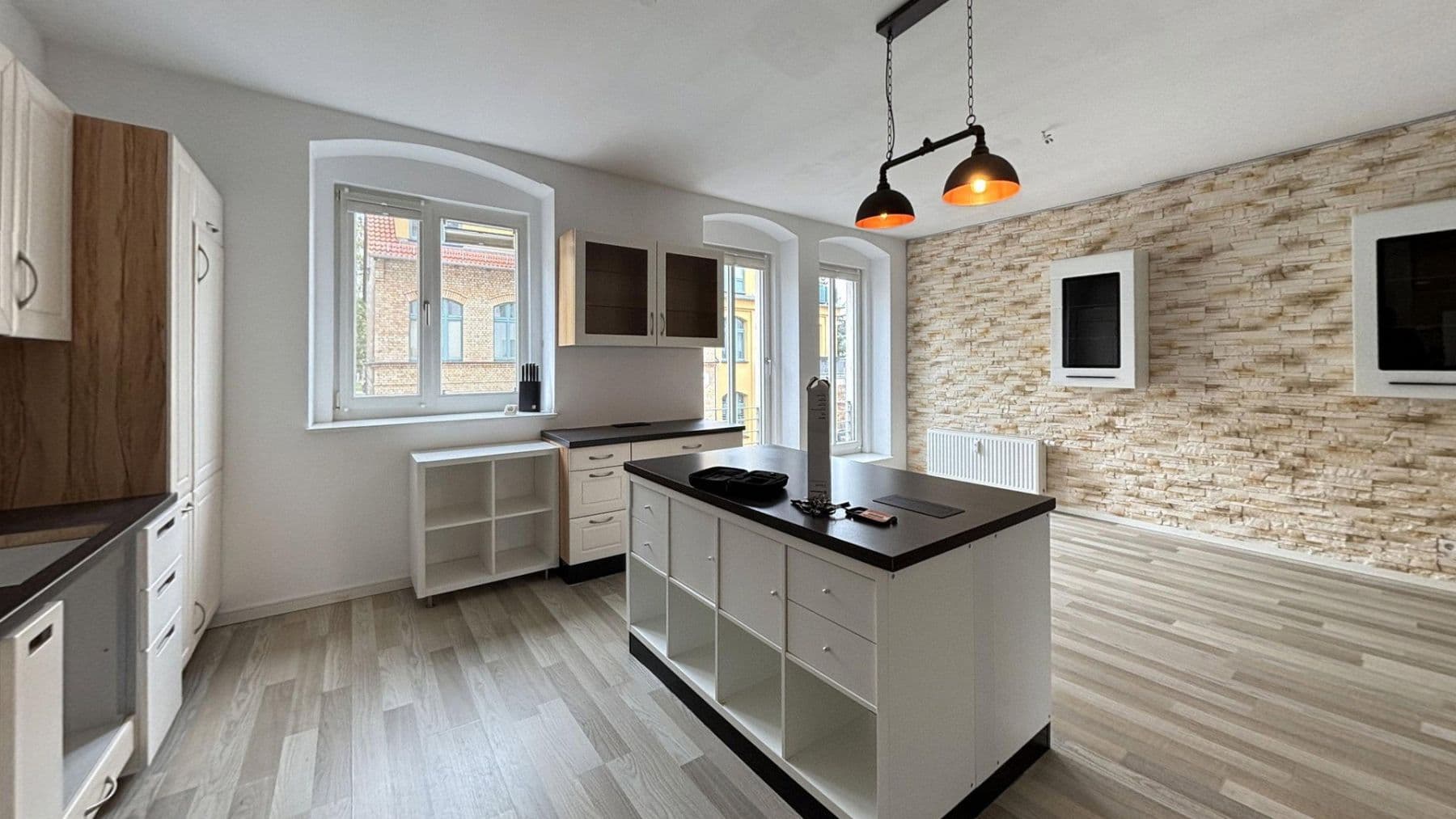 Pronájem bytu 4+kk 134 m², Jupiterstraße 22, Halle (Saale), Sasko-Anhaltsko Pronájem bytu 4+kk 134 m², Jupiterstraße 22, Halle (Saale), Sasko-Anhaltsko