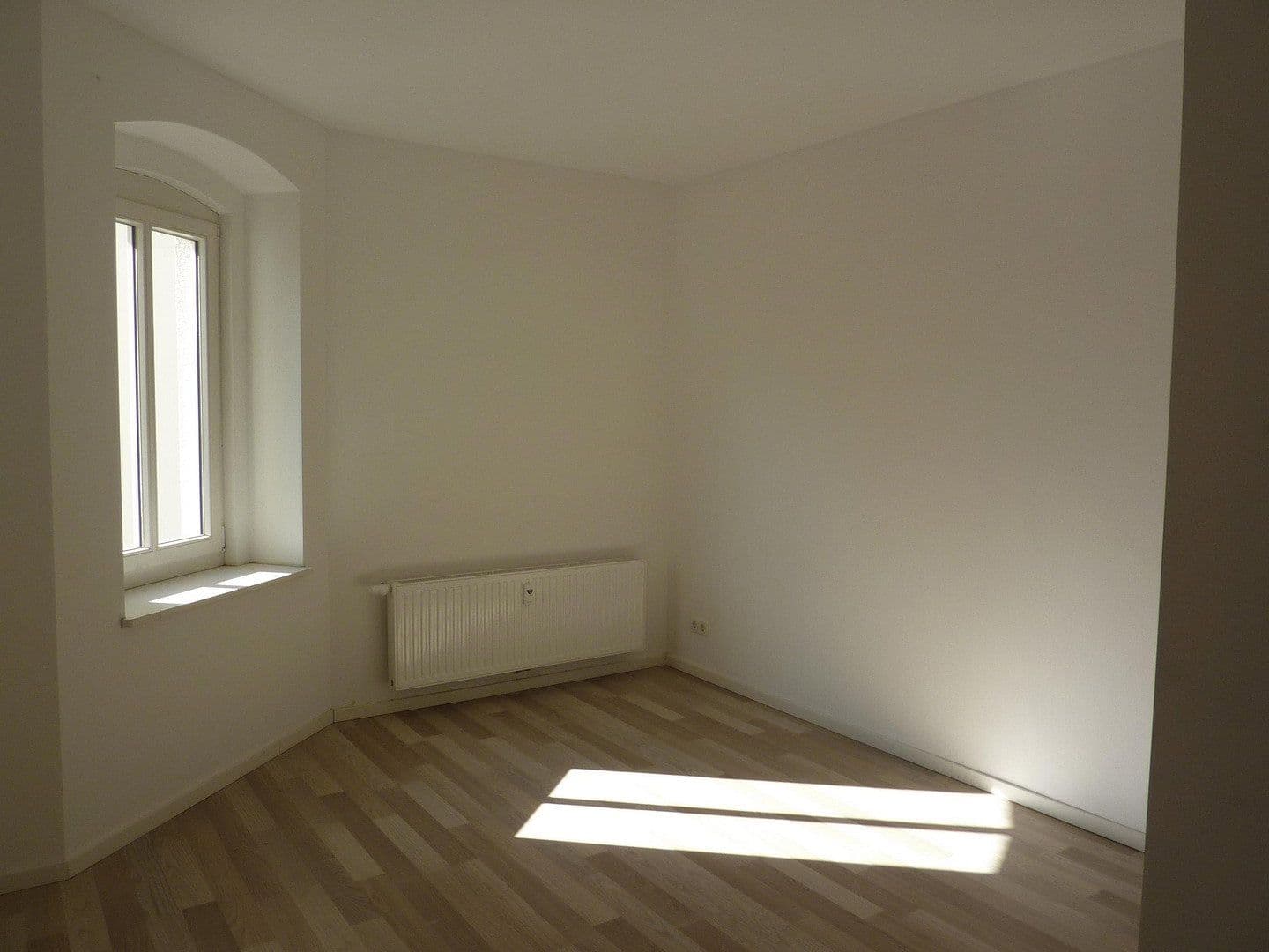 Pronájem bytu 4+kk 134 m², Jupiterstraße 22, Halle (Saale), Sasko-Anhaltsko Pronájem bytu 4+kk 134 m², Jupiterstraße 22, Halle (Saale), Sasko-Anhaltsko