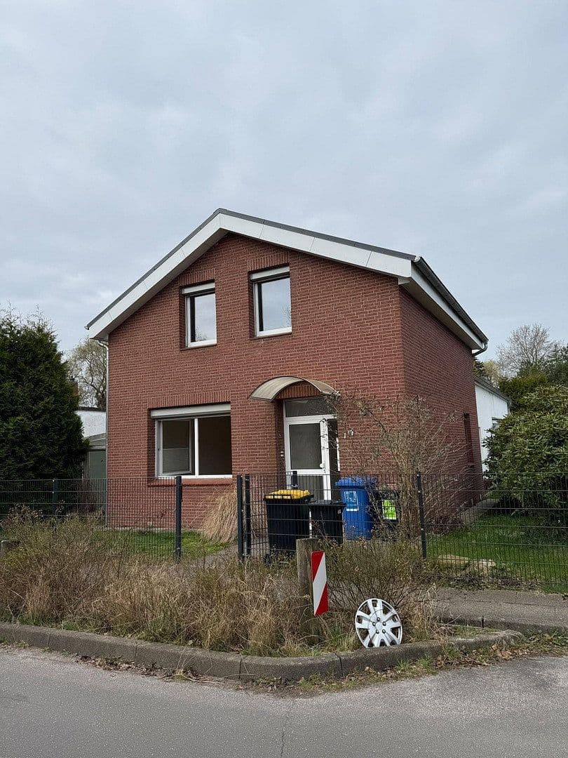 Prodej domu 100 m², pozemek 670 m², Pracherdamm 117, Heidgraben, Šlesvicko-Holštýnsko Prodej domu 100 m², pozemek 670 m², Pracherdamm 117, Heidgraben, Šlesvicko-Holštýnsko