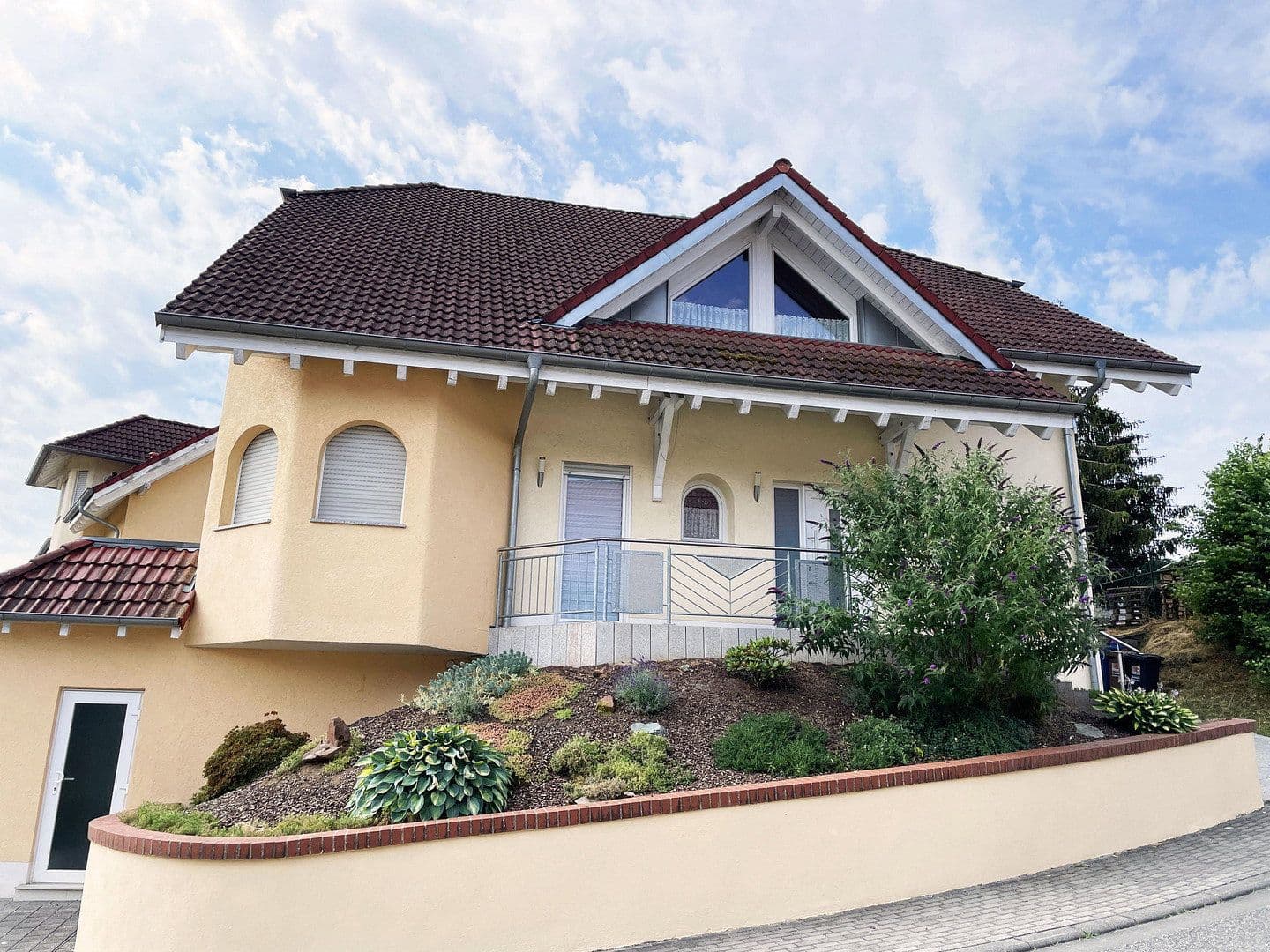 Prodej domu 290 m², pozemek 438 m², Queidersbach, Porýní-Falc Prodej domu 290 m², pozemek 438 m², Queidersbach, Porýní-Falc