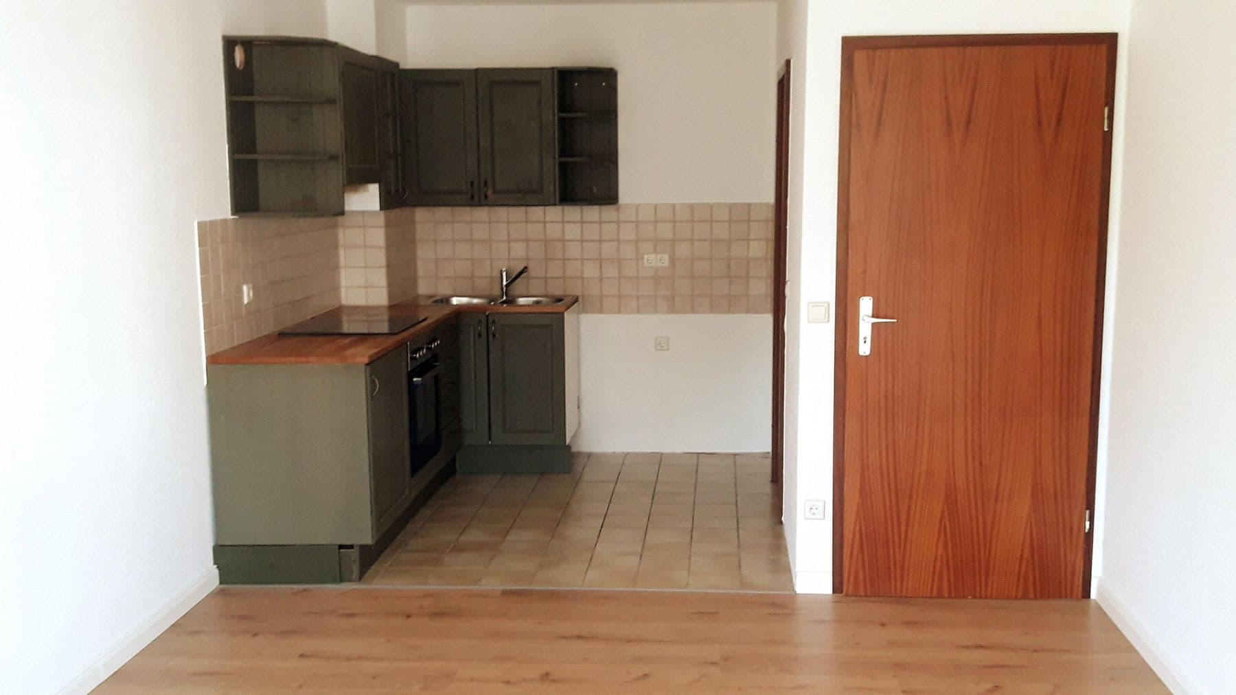 Pronájem bytu 2+1 49 m², Bayreuther Straße 10, Chemnitz, Sasko Pronájem bytu 2+1 49 m², Bayreuther Straße 10, Chemnitz, Sasko