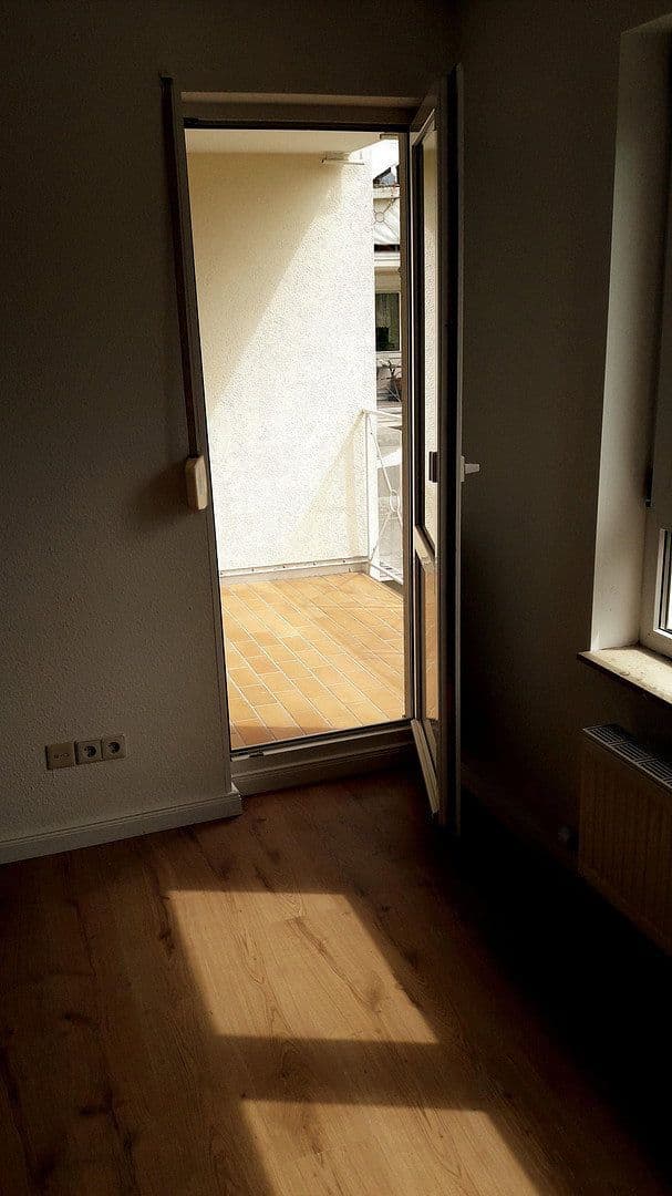 Pronájem bytu 2+1 49 m², Bayreuther Straße 10, Chemnitz, Sasko Pronájem bytu 2+1 49 m², Bayreuther Straße 10, Chemnitz, Sasko