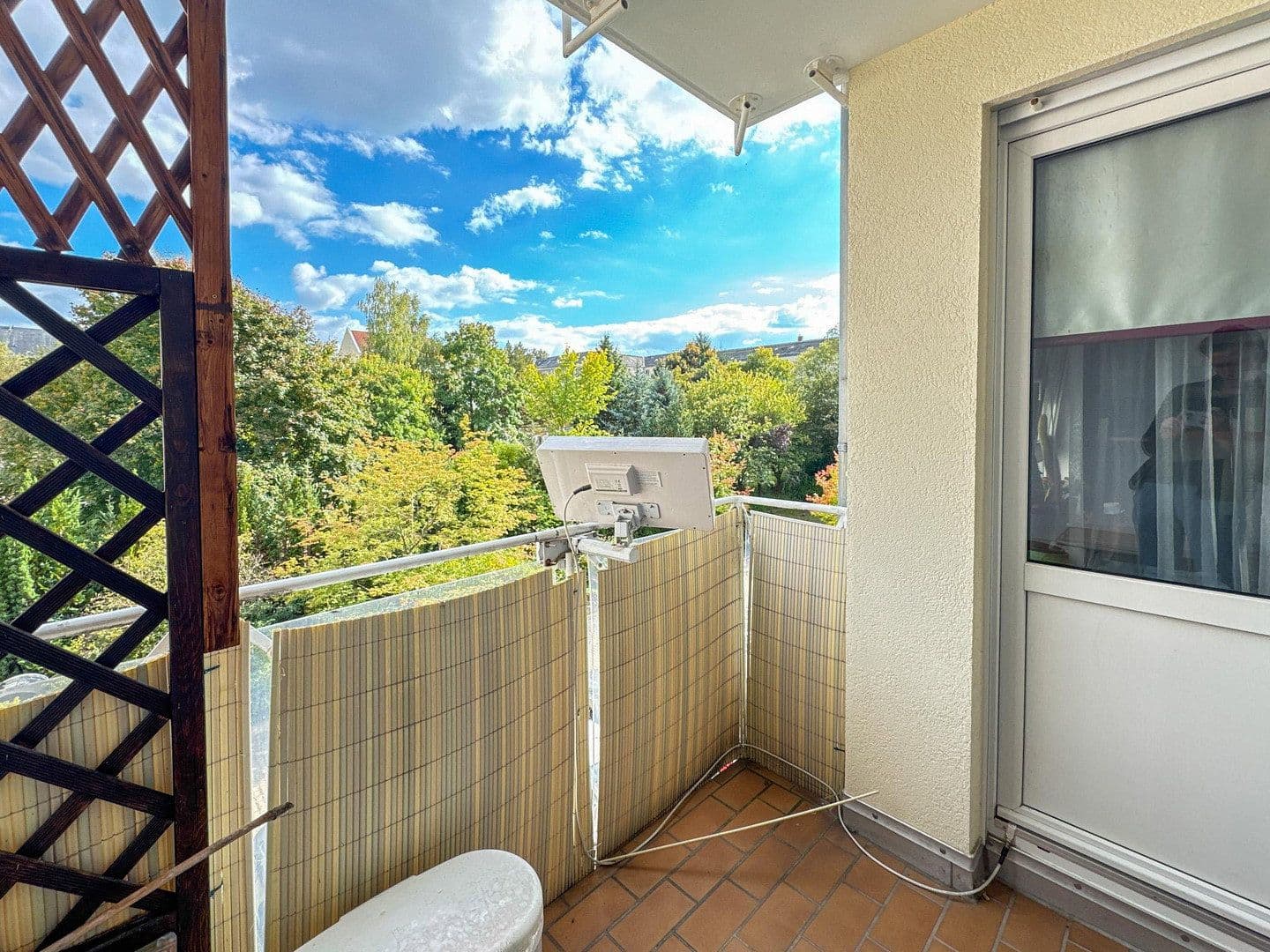 Pronájem bytu 2+1 49 m², Bayreuther Straße 10, Chemnitz, Sasko Pronájem bytu 2+1 49 m², Bayreuther Straße 10, Chemnitz, Sasko