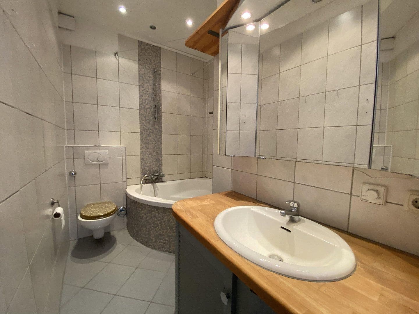 Prodej bytu 5+1 95 m², Kiel, Šlesvicko-Holštýnsko Prodej bytu 5+1 95 m², Kiel, Šlesvicko-Holštýnsko
