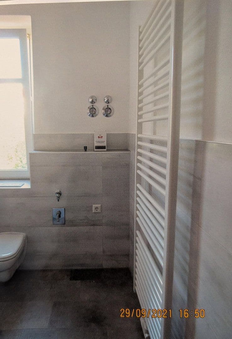Pronájem bytu 3+1 80 m², Lindenstraße 63, Weinböhla, Sasko Pronájem bytu 3+1 80 m², Lindenstraße 63, Weinböhla, Sasko
