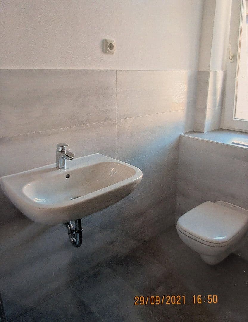 Pronájem bytu 3+1 80 m², Lindenstraße 63, Weinböhla, Sasko Pronájem bytu 3+1 80 m², Lindenstraße 63, Weinböhla, Sasko