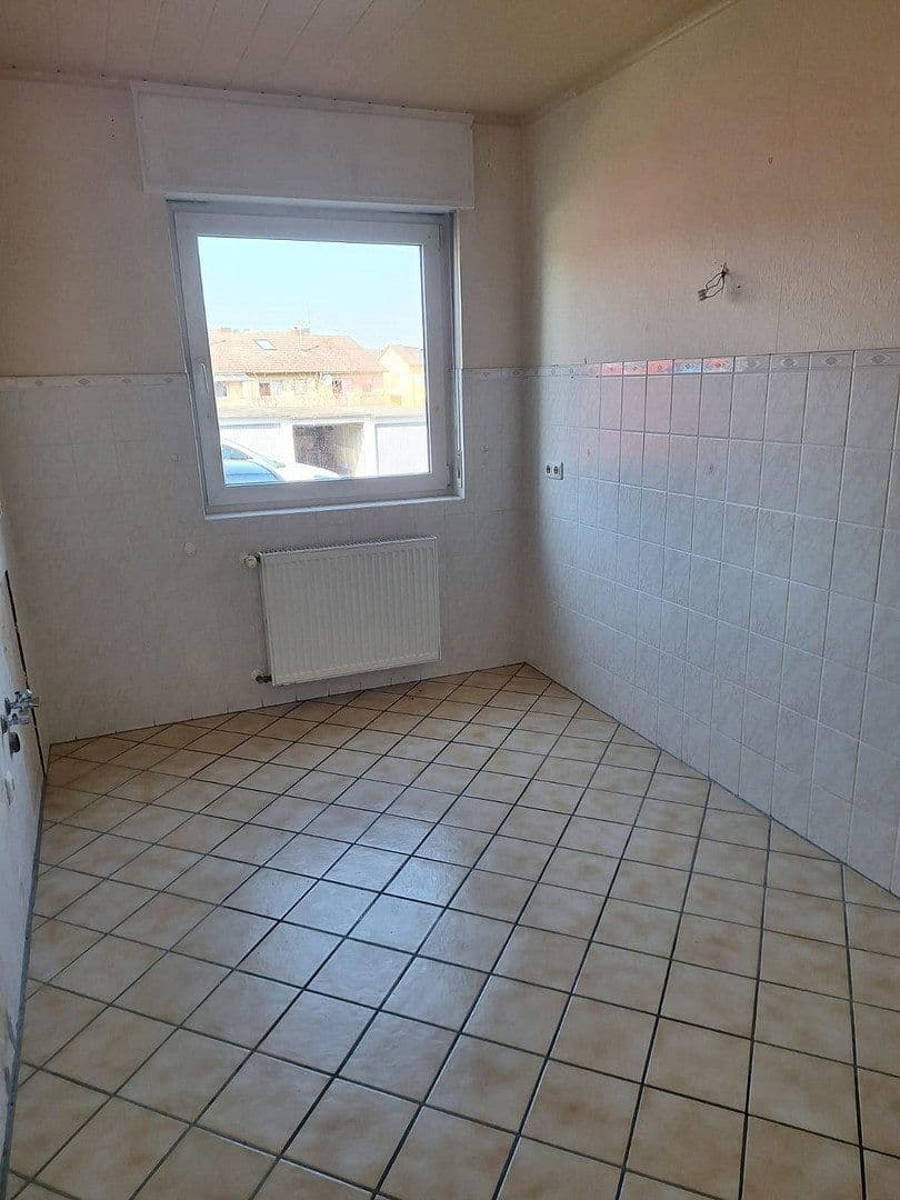 Prodej domu 97 m², pozemek 240 m², Kurfürst-Dietrich-Straße 10, Montabaur, Porýní-Falc Prodej domu 97 m², pozemek 240 m², Kurfürst-Dietrich-Straße 10, Montabaur, Porýní-Falc
