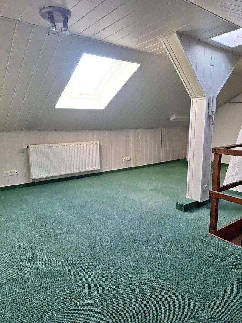 Prodej domu 97 m², pozemek 240 m², Kurfürst-Dietrich-Straße 10, Montabaur, Porýní-Falc Prodej domu 97 m², pozemek 240 m², Kurfürst-Dietrich-Straße 10, Montabaur, Porýní-Falc
