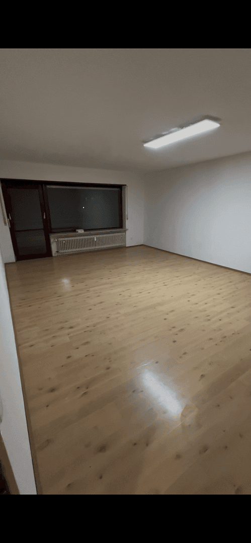 Pronájem bytu 3+1 105 m², Schifferstadt, Porýní-Falc Pronájem bytu 3+1 105 m², Schifferstadt, Porýní-Falc