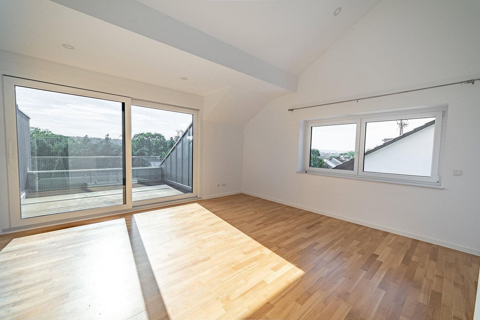 Pronájem bytu 4+1 210 m², Koblenz, Porýní-Falc Pronájem bytu 4+1 210 m², Koblenz, Porýní-Falc