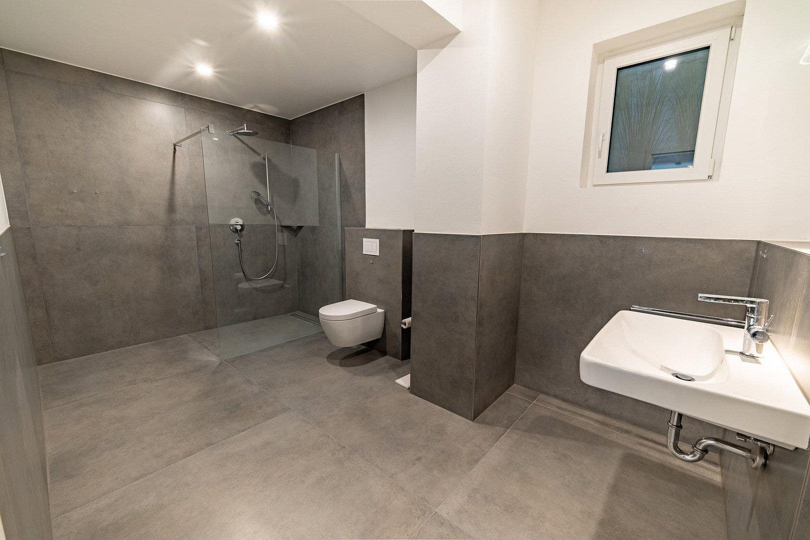 Pronájem bytu 4+1 210 m², Koblenz, Porýní-Falc Pronájem bytu 4+1 210 m², Koblenz, Porýní-Falc