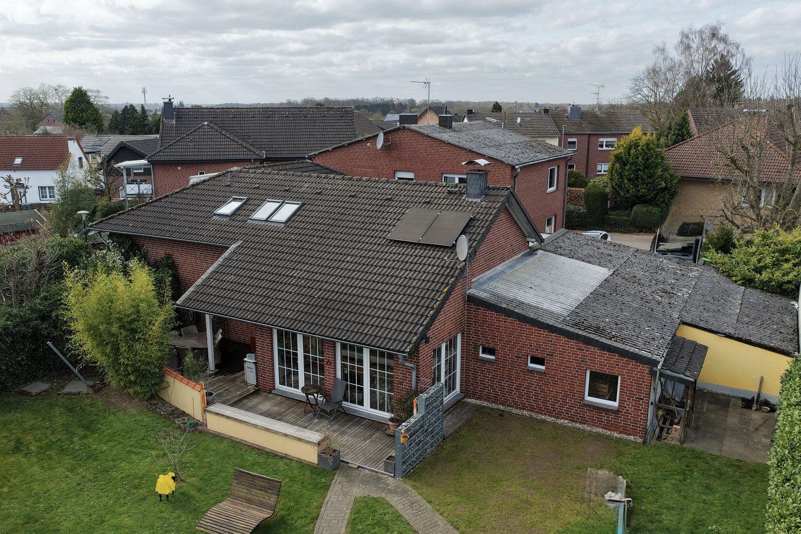 Prodej domu 240 m², pozemek 1.288 m², Wassenberg, Severní Porýní-Vestfálsko Prodej domu 240 m², pozemek 1.288 m², Wassenberg, Severní Porýní-Vestfálsko