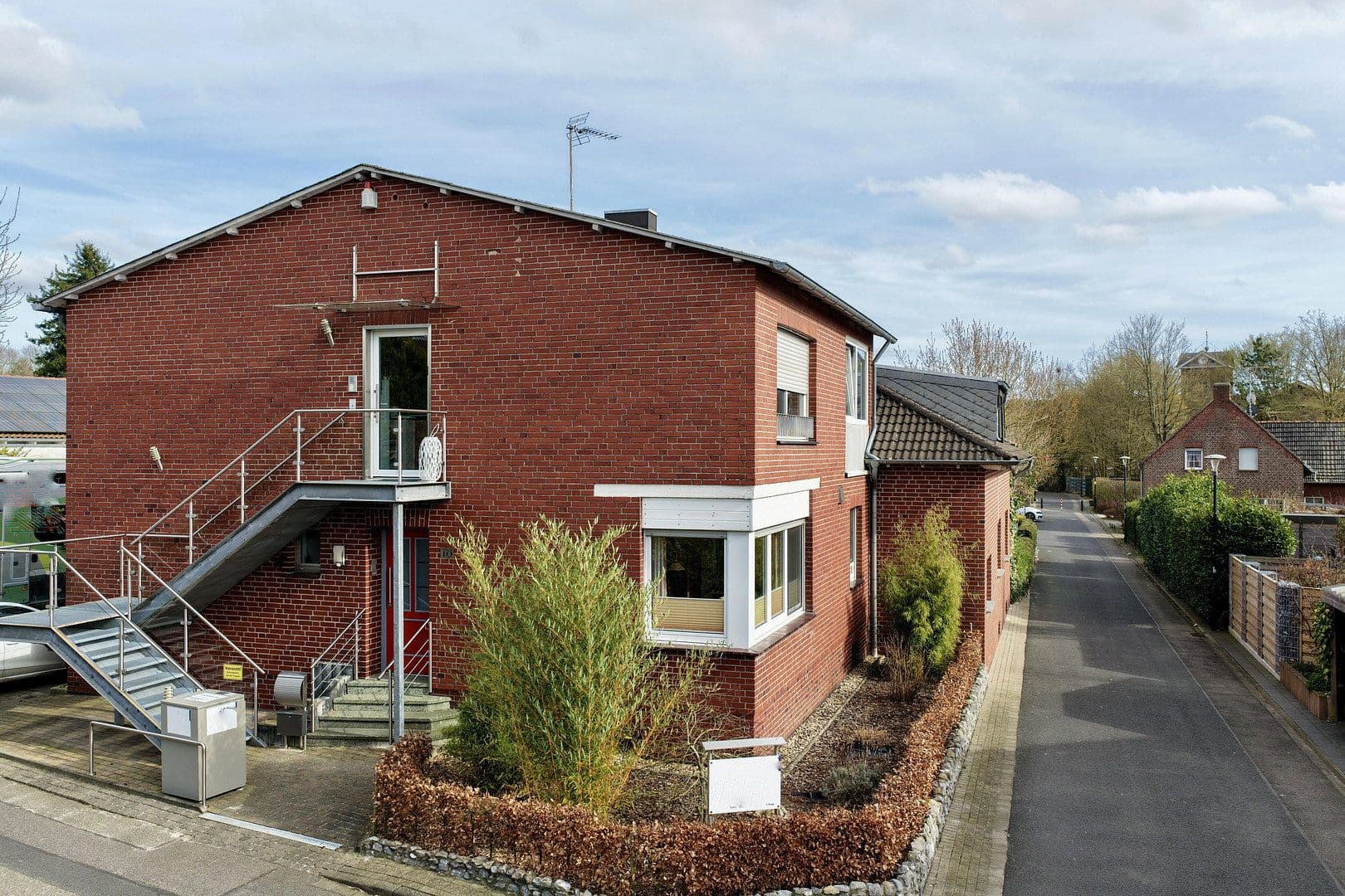 Prodej domu 240 m², pozemek 1.288 m², Wassenberg, Severní Porýní-Vestfálsko Prodej domu 240 m², pozemek 1.288 m², Wassenberg, Severní Porýní-Vestfálsko