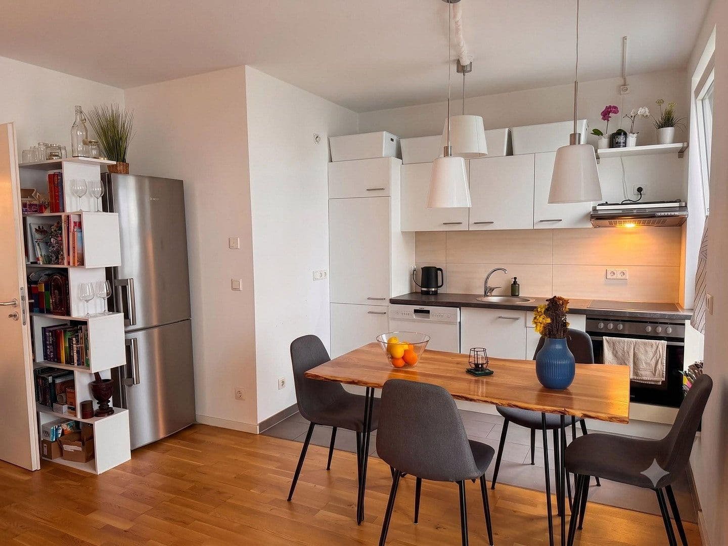 Prodej bytu 3+1 76 m², Gürtelstraße, Berlin, Berlín Prodej bytu 3+1 76 m², Gürtelstraße, Berlin, Berlín