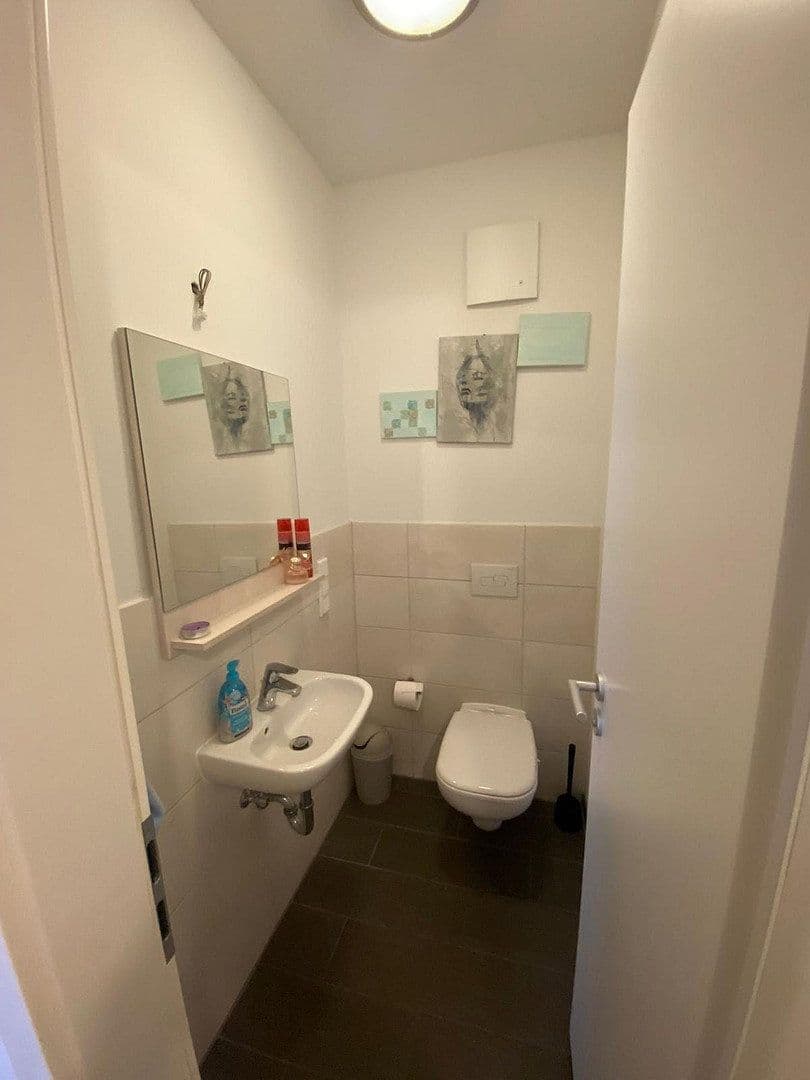 Prodej bytu 3+1 76 m², Gürtelstraße, Berlin, Berlín Prodej bytu 3+1 76 m², Gürtelstraße, Berlin, Berlín