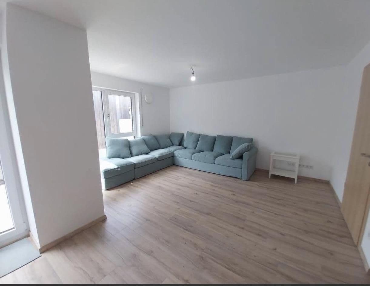 Pronájem domu 128 m², pozemek 180 m², Singen (Hohentwiel), Bádensko-Württembersko Pronájem domu 128 m², pozemek 180 m², Singen (Hohentwiel), Bádensko-Württembersko