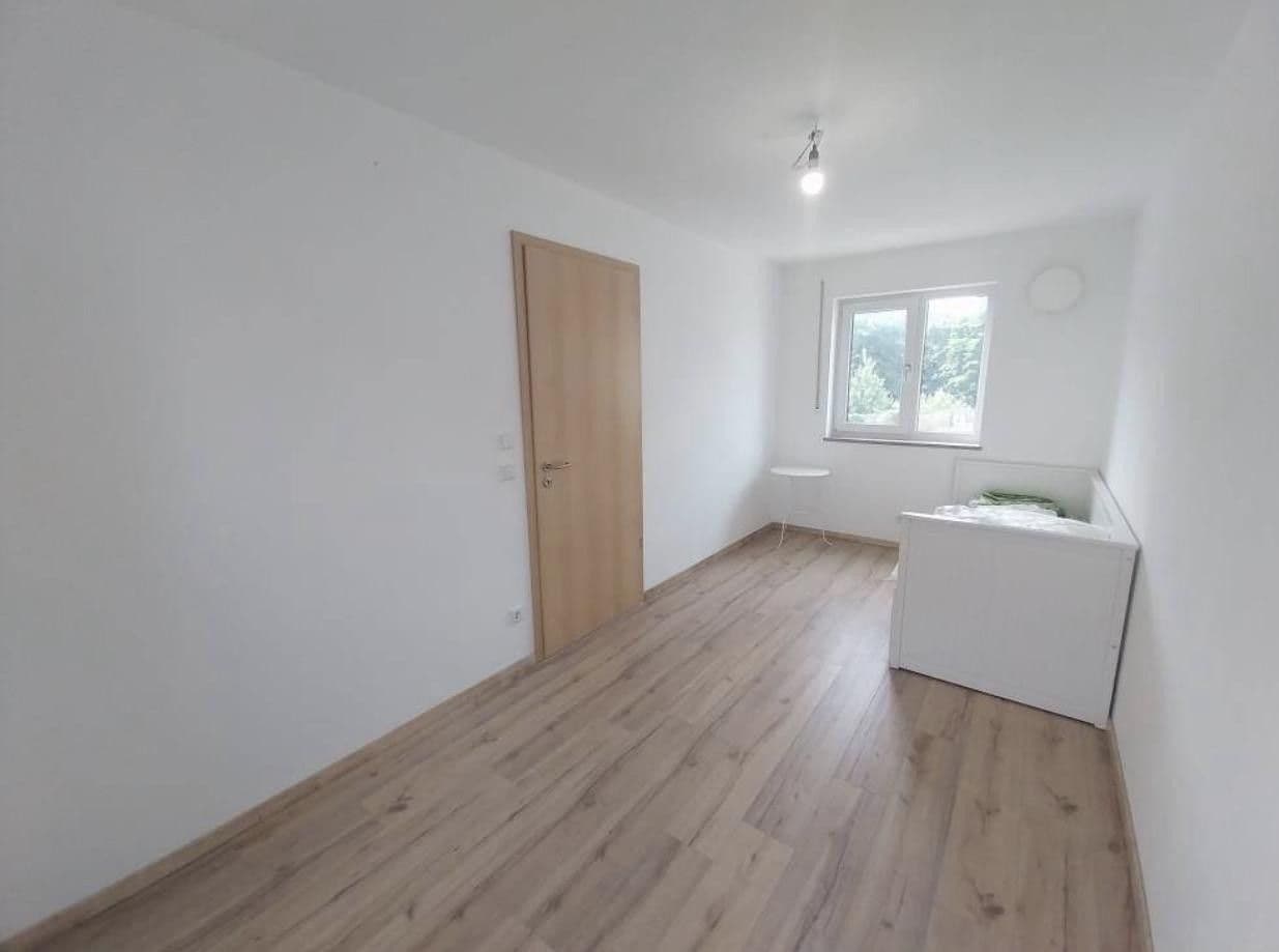 Pronájem domu 128 m², pozemek 180 m², Singen (Hohentwiel), Bádensko-Württembersko Pronájem domu 128 m², pozemek 180 m², Singen (Hohentwiel), Bádensko-Württembersko