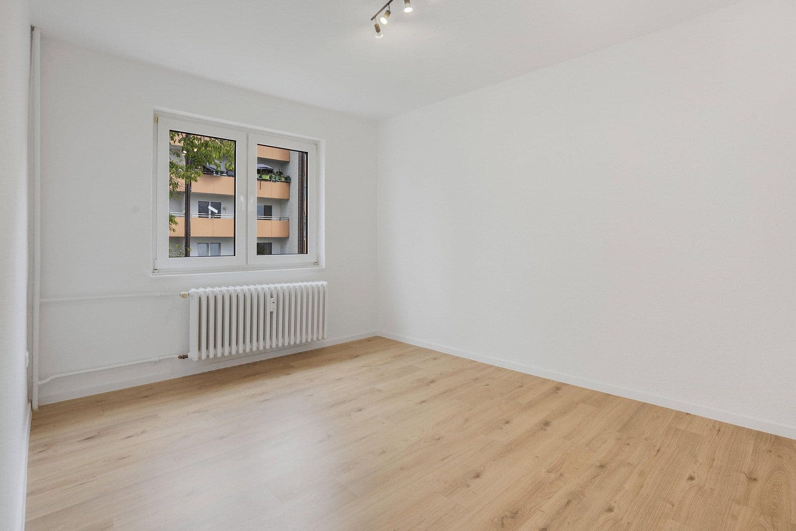 Prodej bytu 3+1 70 m², Mettmann, Severní Porýní-Vestfálsko Prodej bytu 3+1 70 m², Mettmann, Severní Porýní-Vestfálsko
